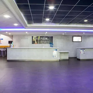 Hotell Ibis Budget Paris Porte De Montmartre