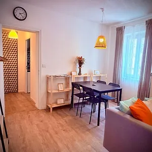 https://intramuros-parking-prive-wifi-smarttv50.fr-provencehotel.com
